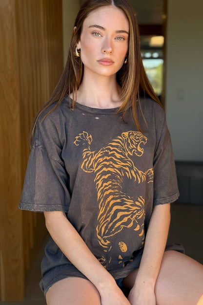 Roaring Tiger Oversized Vintage-Wash Graphic Tee